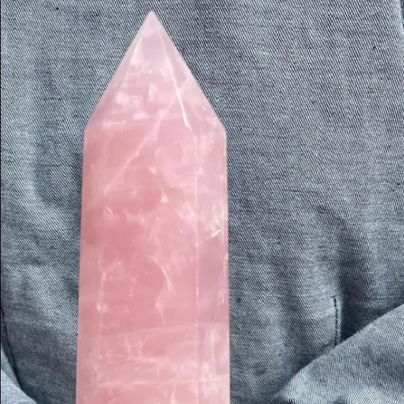 Large ✨Charged✨ Natural Rose Quartz healing tower - Picture 6 of 7